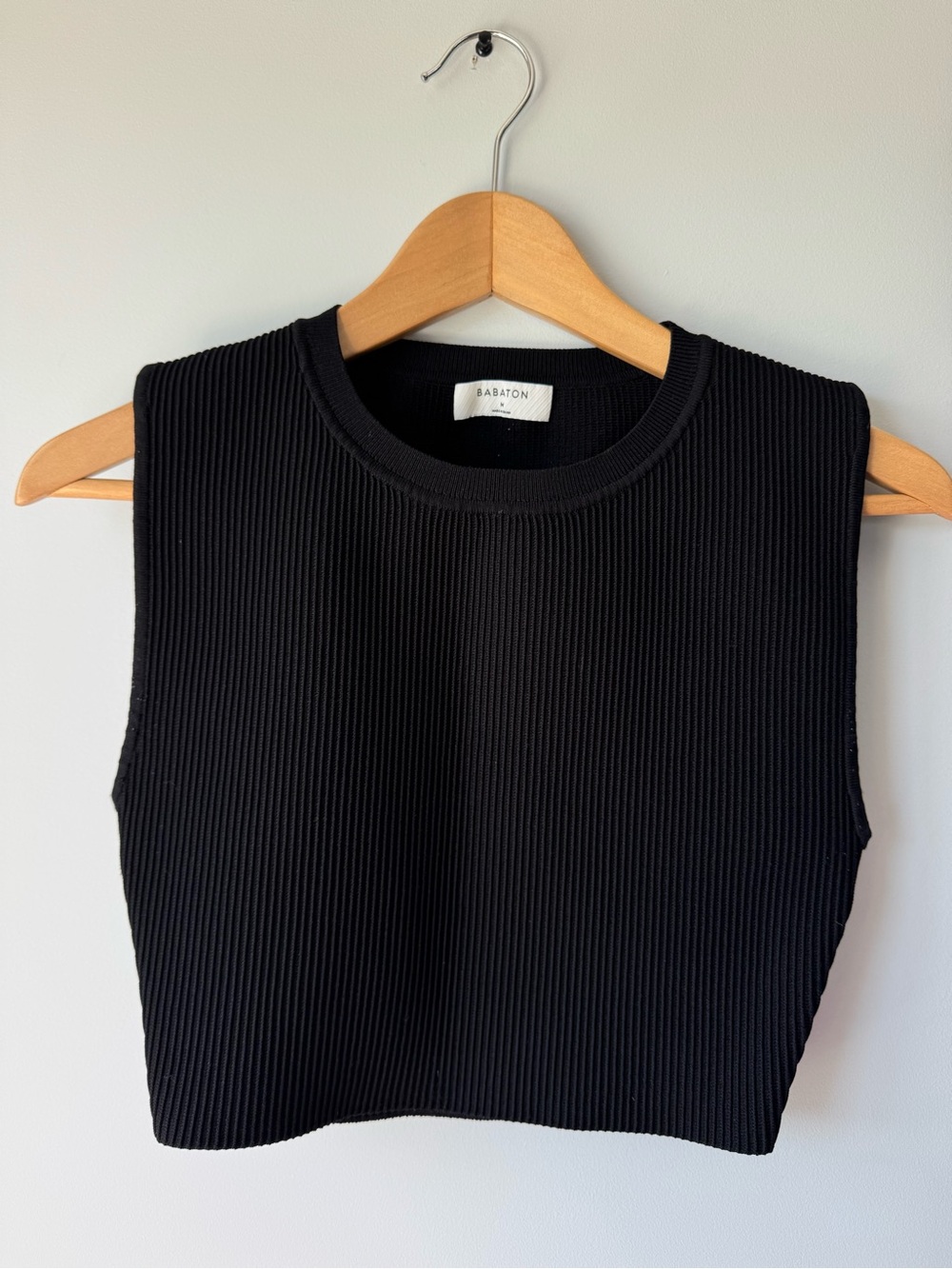 Babaton Black Ribbed Knit Crop Tank